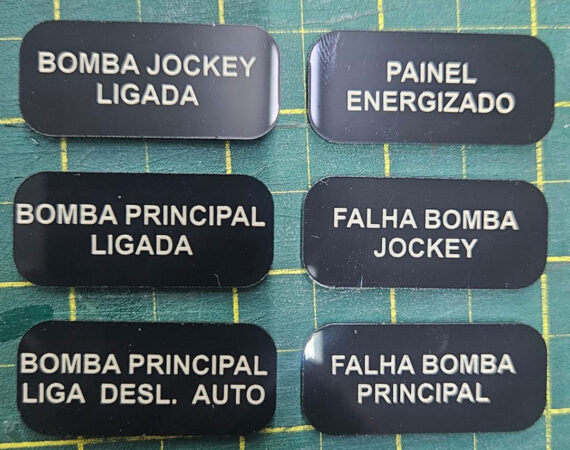 Plaquetas de identificação e sinalização com recorte e gravação a laser - Refit Soluções para Industria para Sorocaba e Região